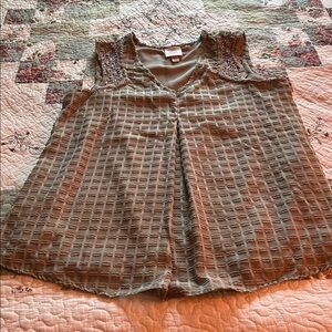 Knox Rose Textured khaki green Sleeveless Top